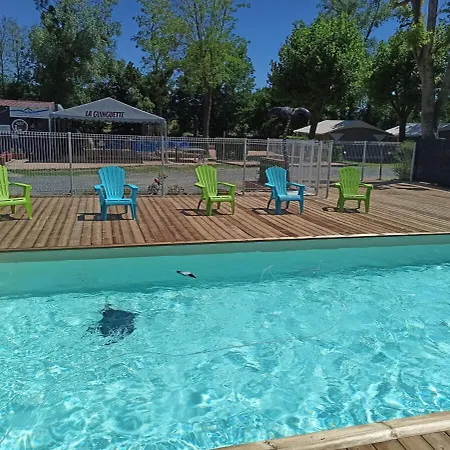 Κάμπινγκ Tonneau Insolite Au Des Nieres